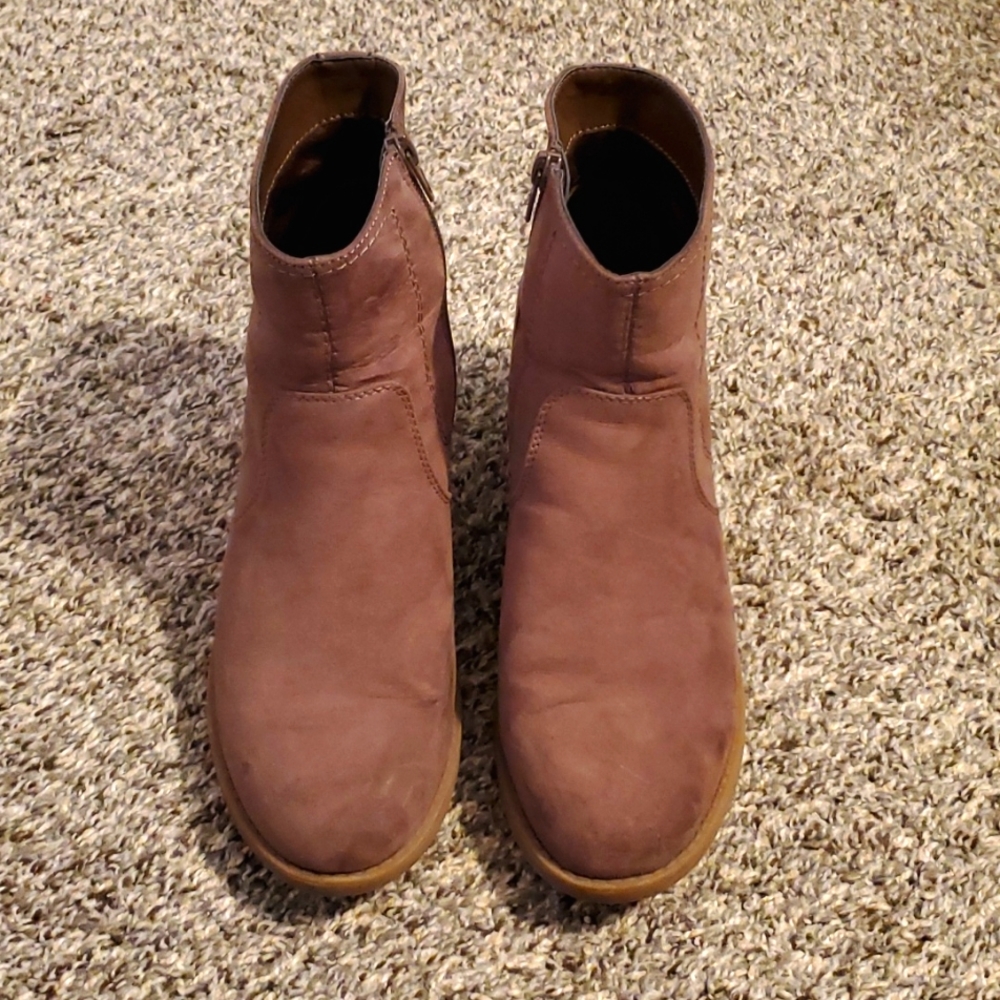 Heeled boots